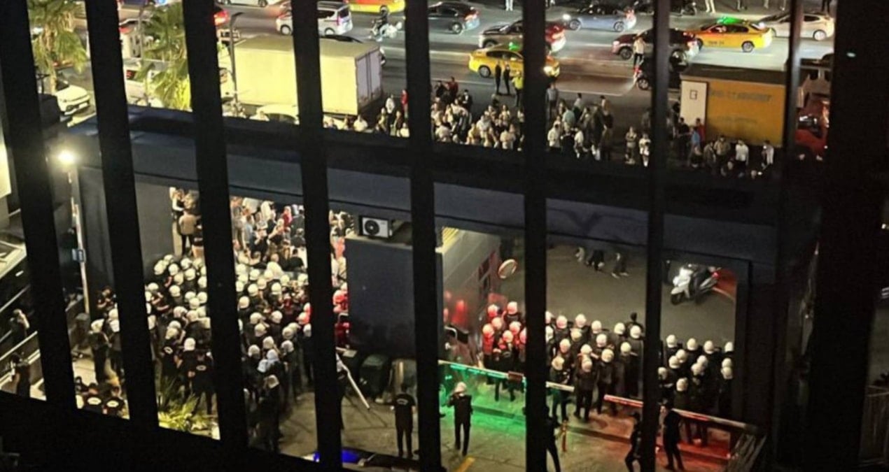 chp istanbul il binasi abluka altinda gida ambargosu da basladi GhQbBdhg