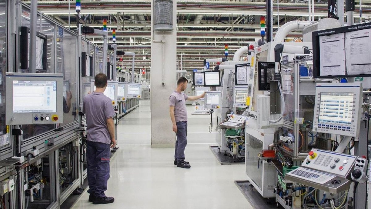 dunya devi binlerce calisani isten cikaracak iscilerin agzini bicak acmiyor RcYCcmp7