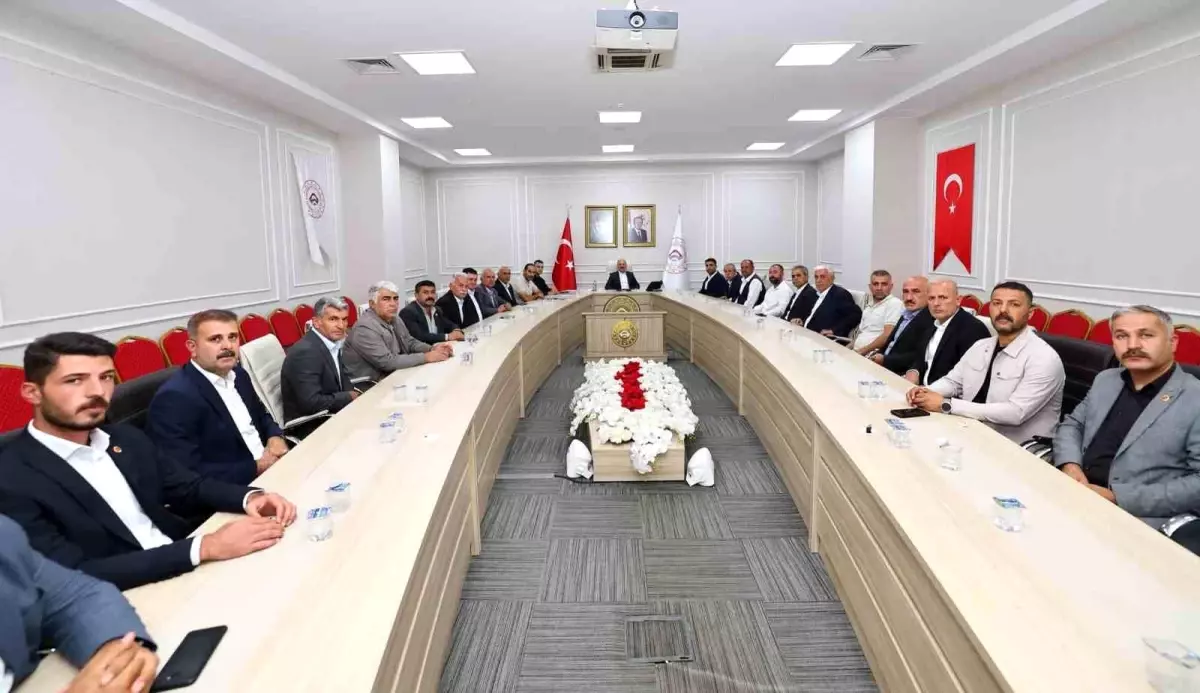 Adıyaman’da Köy Muhtarları ile Toplantı adiyamanda koy muhtarlari ile toplanti TWeLY6jd.jpg