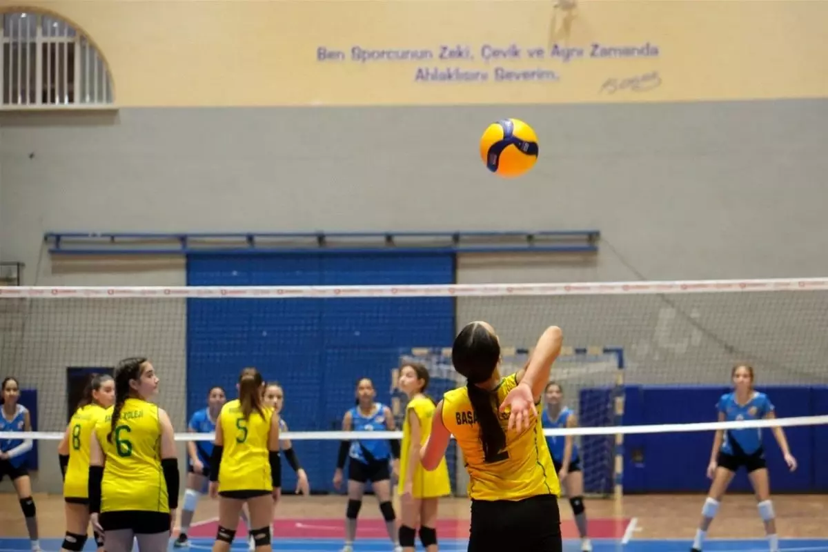 Aydın’da Okul Sporları İl Birinciliği Müsabakaları Başladı aydinda okul sporlari il birinciligi musabakalari basladi 1K3Lc12p.jpg