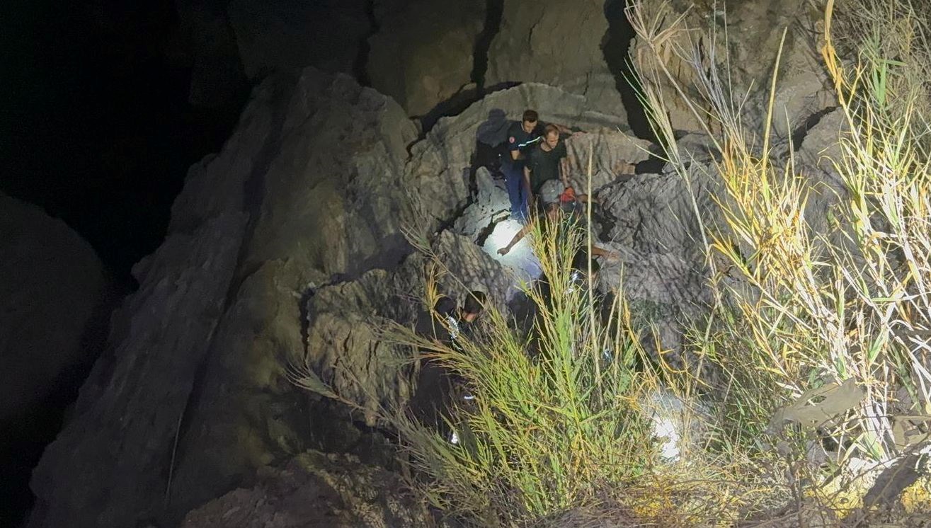 balik tutmak isterken mahsur kaldilar 83HjLB9K.jpg