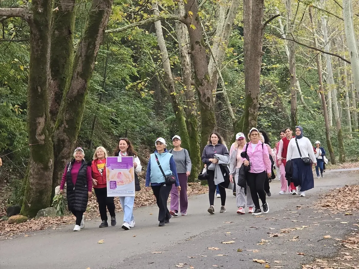 cinarcikta meme kanseri farkindalik yuruyusu DQxMNnRz.jpg