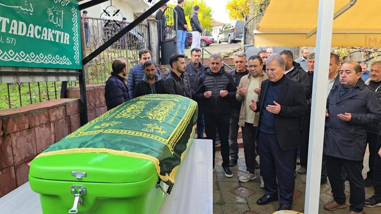 Eski TBMM Başkanı Mehmet Ali Şahin’in babası son yolculuğuna uğurlandı eski tbmm baskani mehmet ali sahinin babasi son yolculuguna ugurlandi 3xvVelsa.jpg