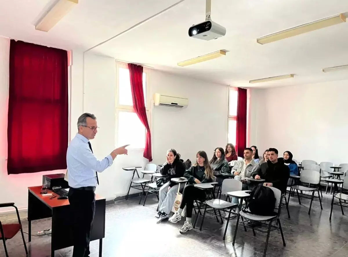 Ege Üniversitesi’nde Çeşme Damla Sakızı Tanıtıldı ege universitesinde cesme damla sakizi tanitildi TXkVKSWX.jpg