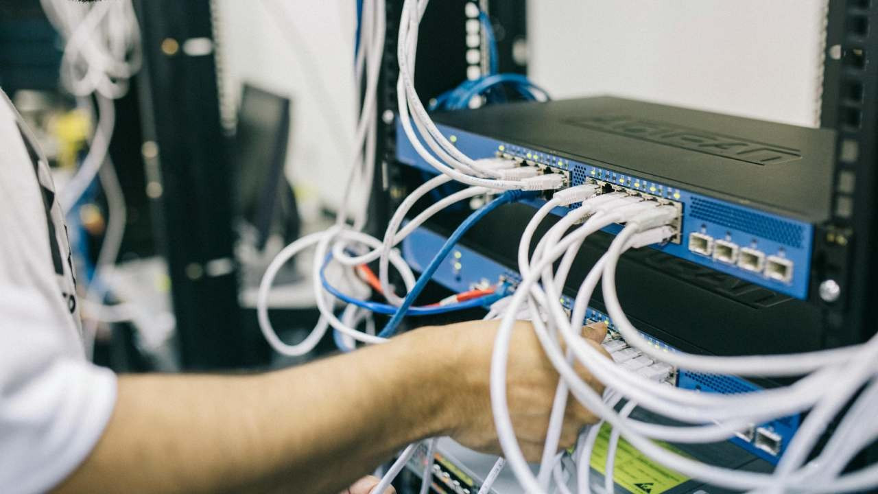 ibm yil sonuna kadar binlerce kisiyi isten cikaracak AdgBcONz.jpg