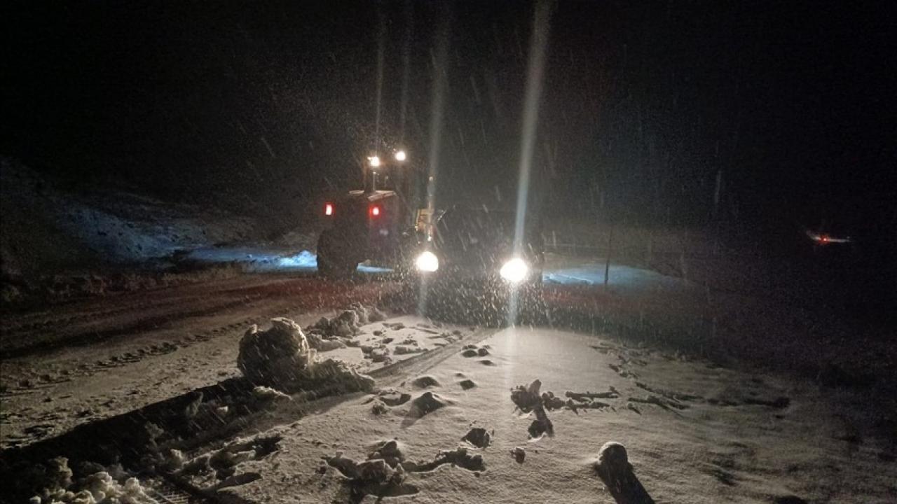 Doğu Anadolu’da kar hayatı olumsuz etkiledi! 10 kişi kurtarıldı