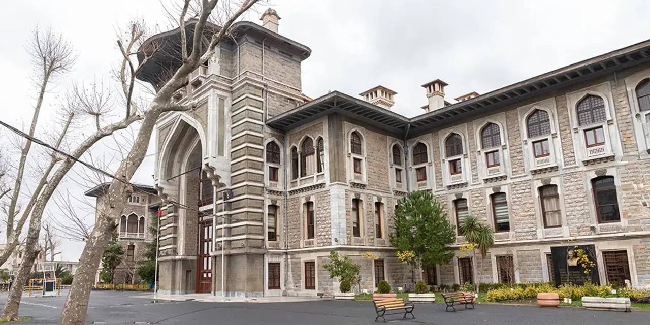 İstanbul Erkek Lisesi’ndeki skandal olayda veliler sessizliğini bozdu