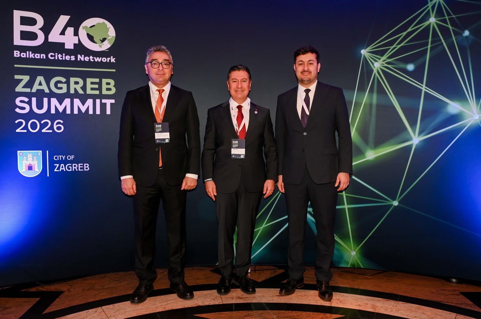 B40 Zirvesi Görseli