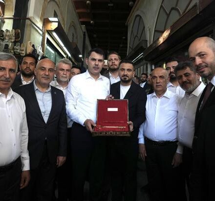 Bakan kuruma kahramanmarasta yeniden ihya edilen kapali carsinin sembolik anahtari verildi 74dbGQhT